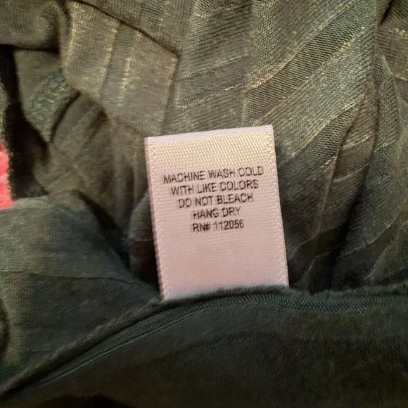 Lot of 2 Zenana Washed Ribbed
Scoop Neck Henley Tank Tops - Picture 11 of 14